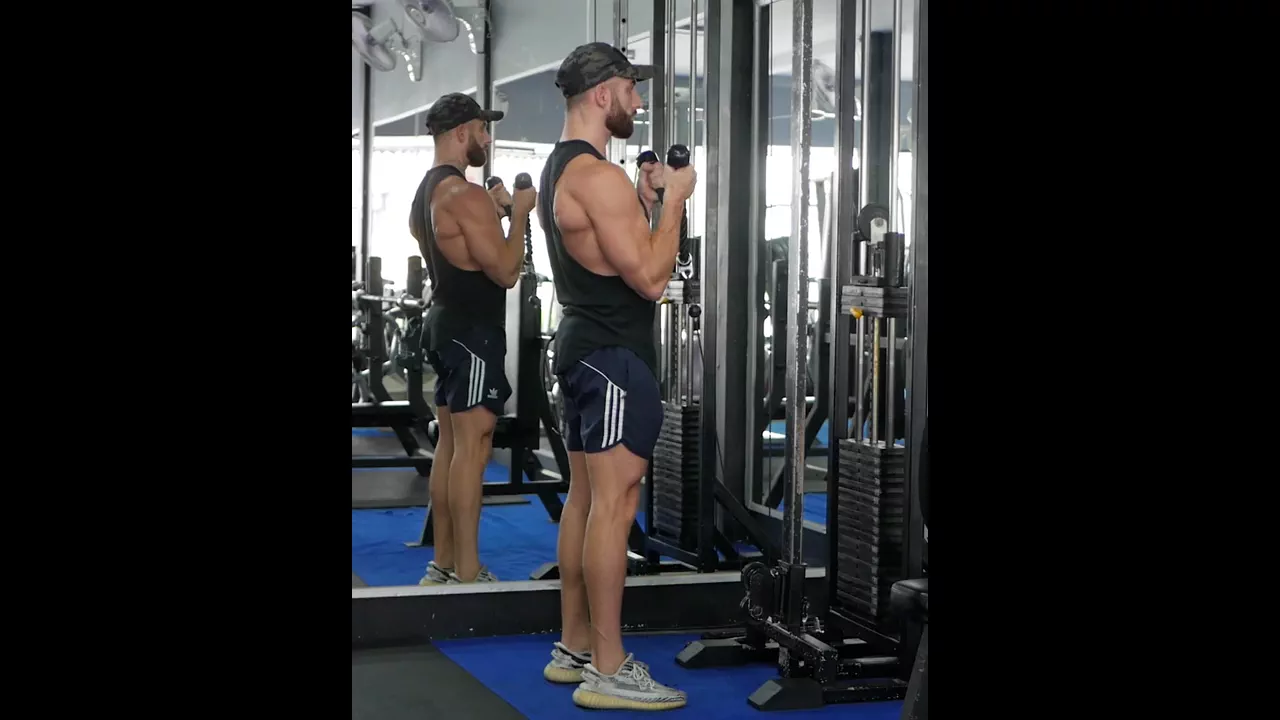 Cable Rope Hammer Curl exercise