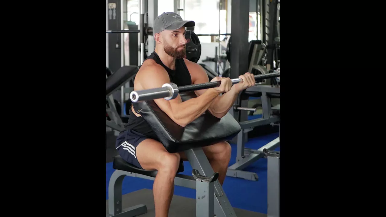 Close Grip Preacher Curl exercise