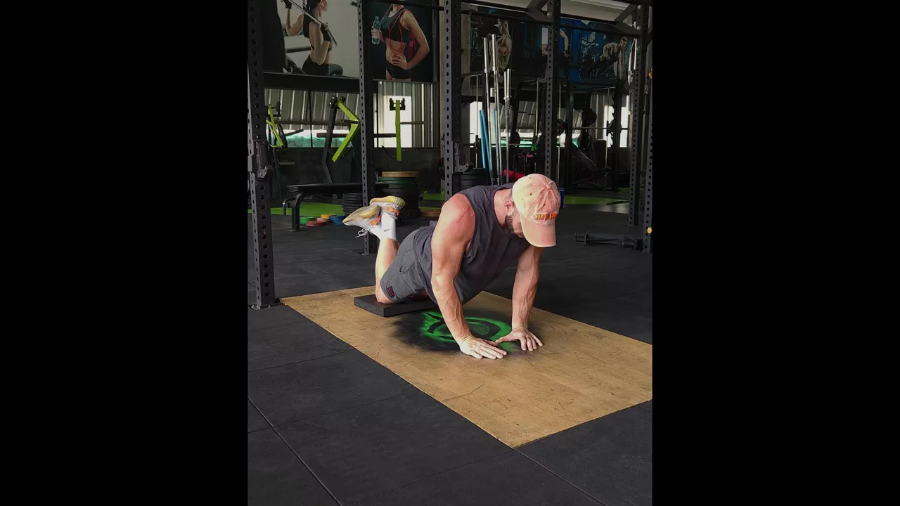 Diamond Push Up On Knees exercise